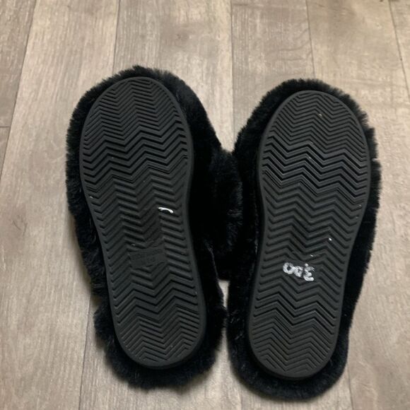 Womens Steve Madden Fluffy Faux Fur Criss Cross Comfy House Bedtime Slippers - Picture 6 of 7